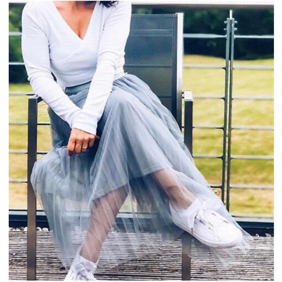 Classic High Waisted Pleated Party Maxi Skirt - Picture 5 of 14